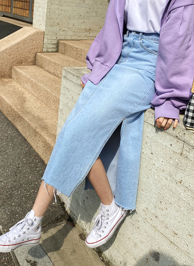 サイドスリットデニムスカート