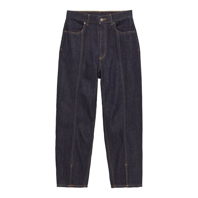 フロントスリットテーパードジーンズ