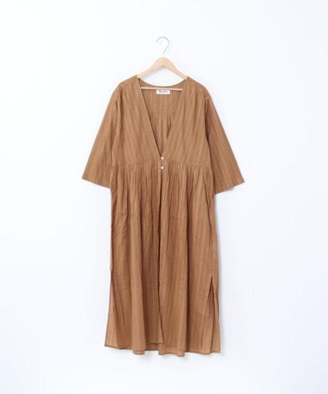 ドビーロングガウン