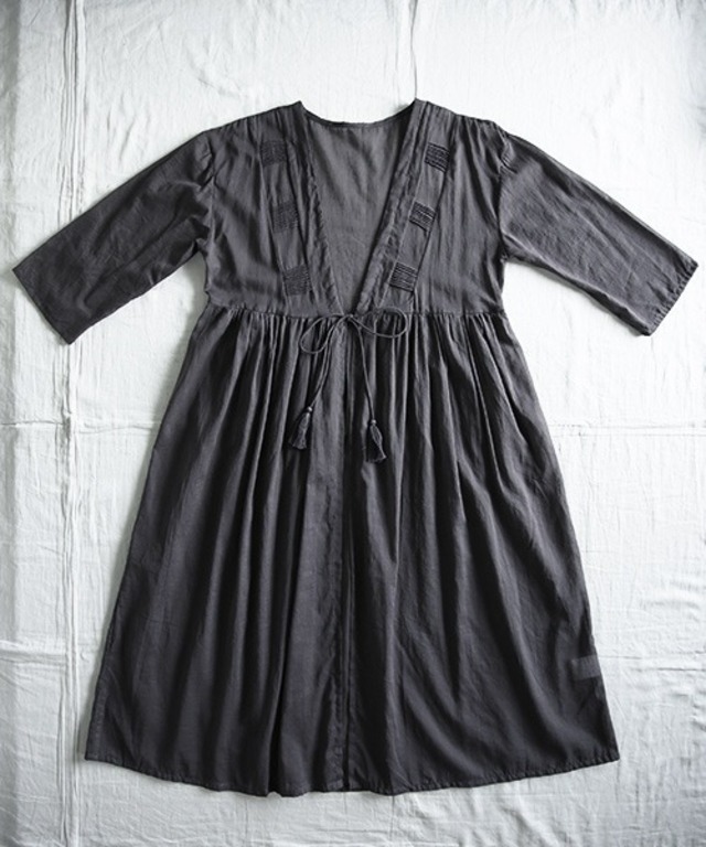 コットンボイルタッセルリボンギャザーガウン