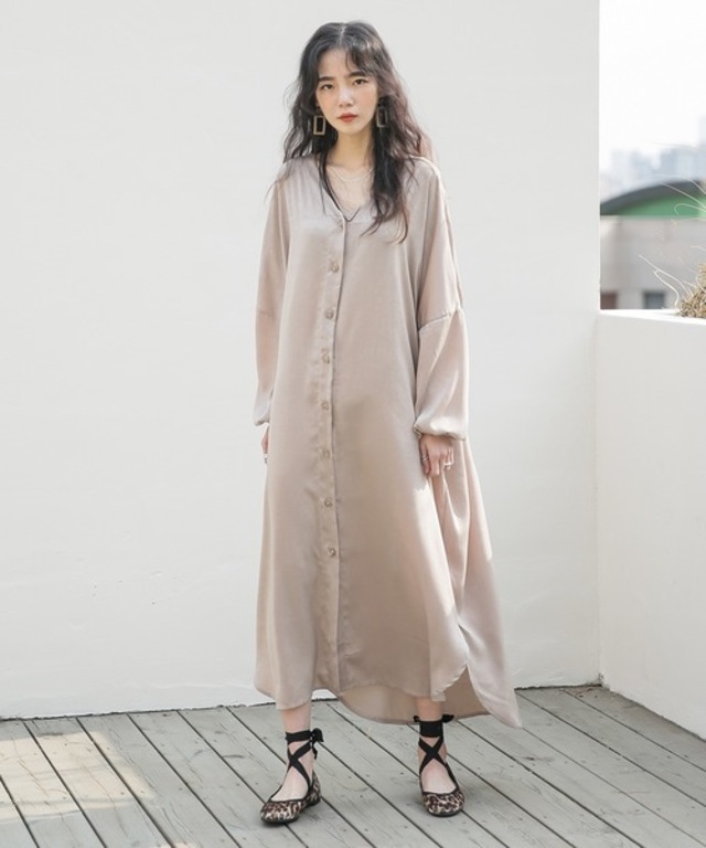 Vネックロングサテンシャツワンピース