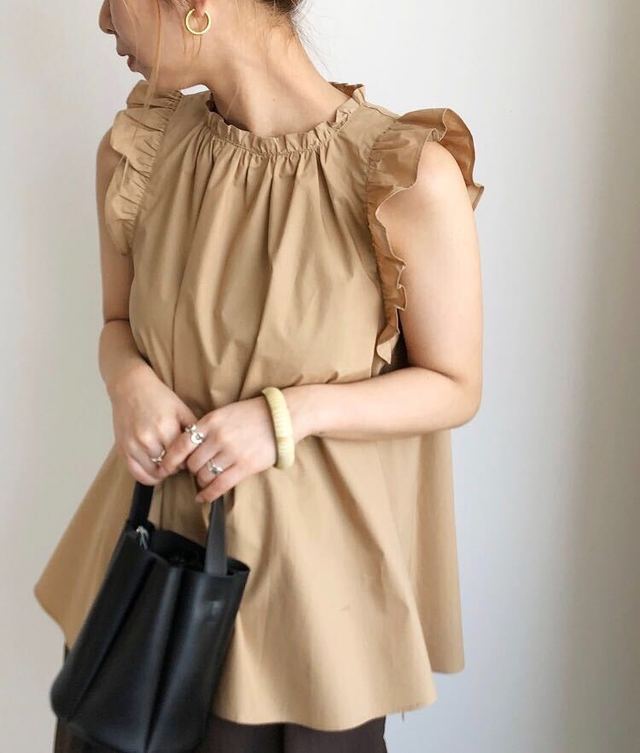 ソデフリルブラウス