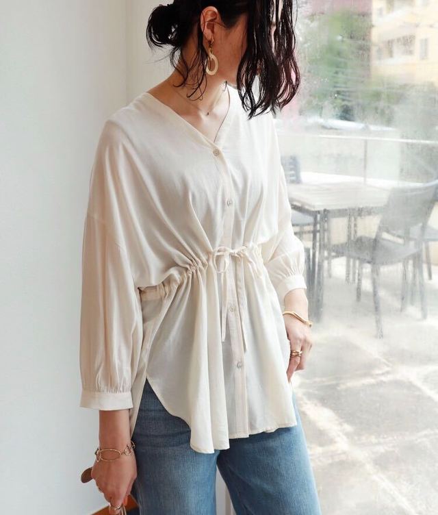 とろみ素材ボリューム袖ブラウス