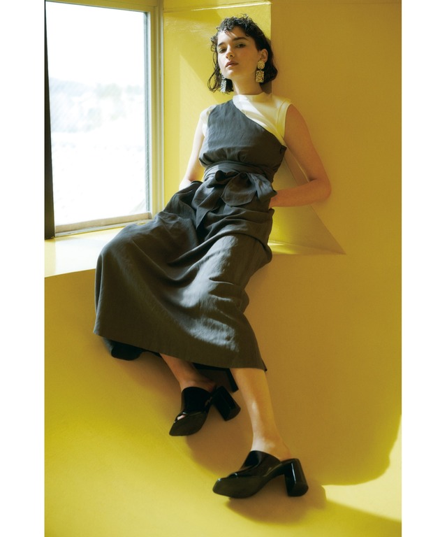 ワンショルダーワンピース