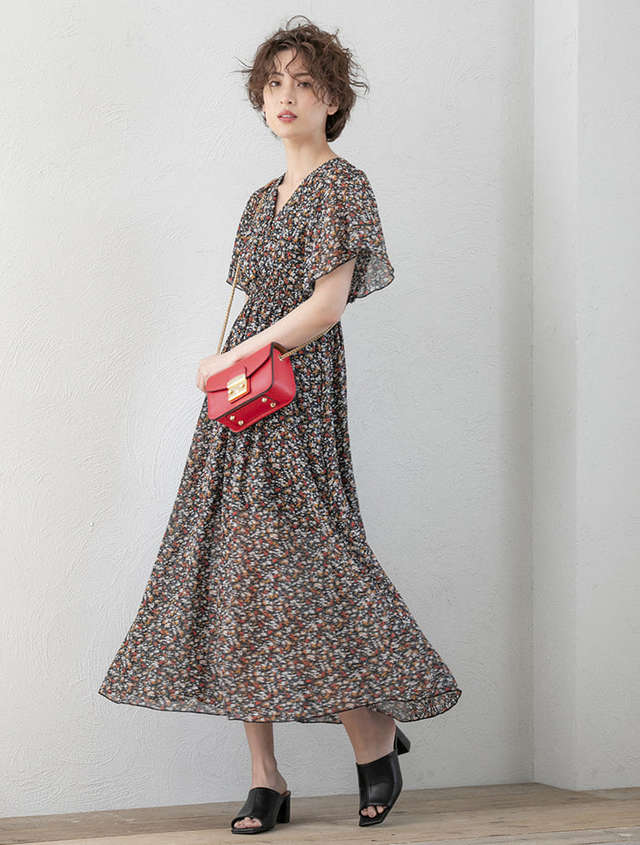 小花柄Vネックロングワンピース