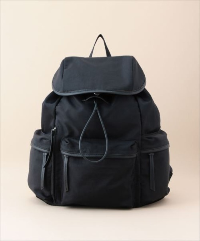 マルチポケットバックパック