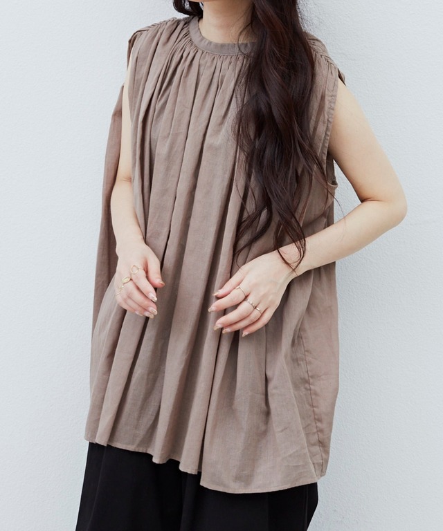 ノースリギャザーボリュームブラウス