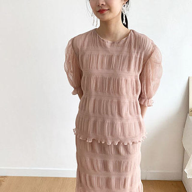 シアーリンクルブラウス