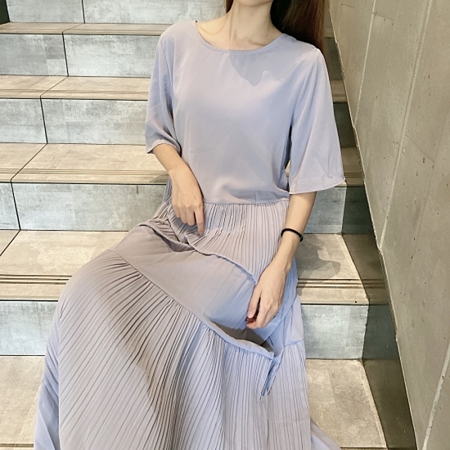 プリーツロング丈ワンピース