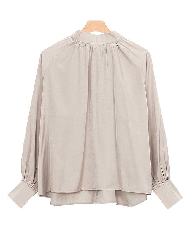 バックリボンハイネックブラウス