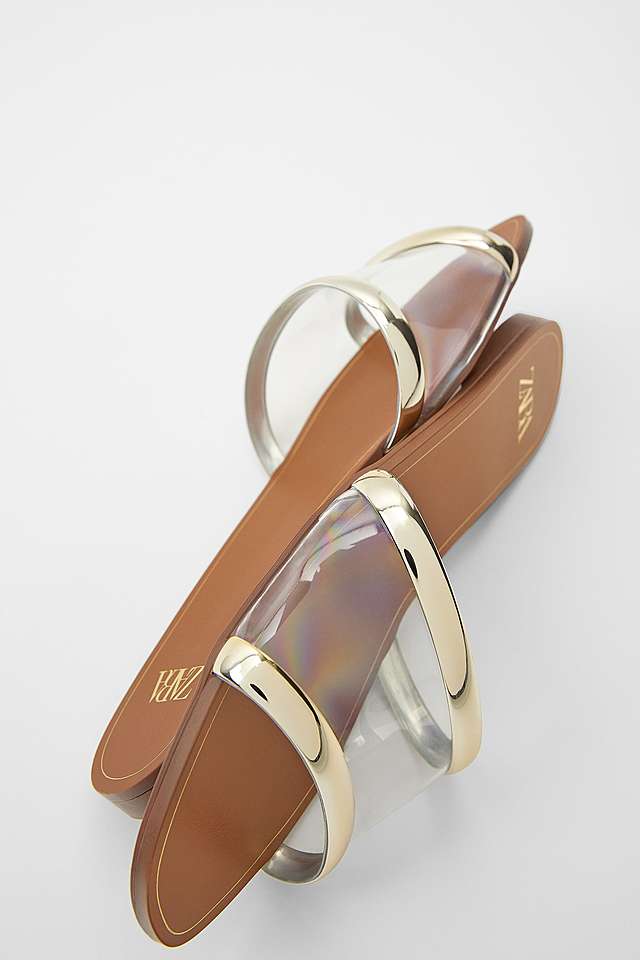 フラットビニールサンダル