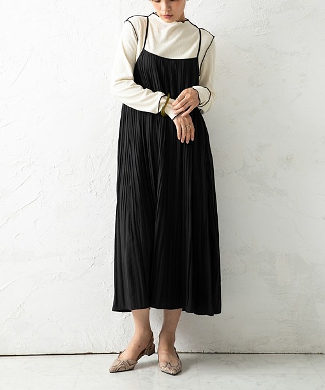 消しプリーツキャミソールワンピース