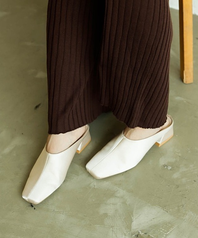 【VACANCY】スクエアトゥサテンミュールシューズ