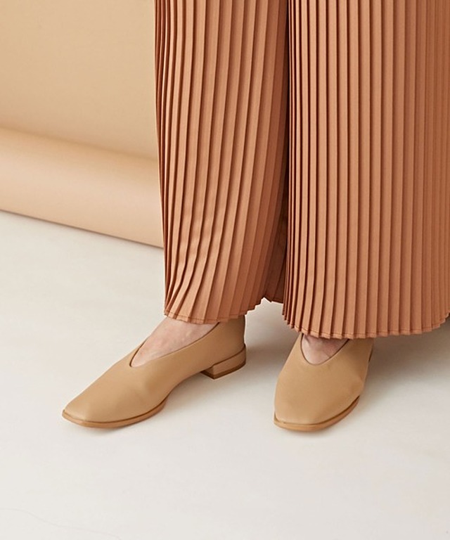 スクエアトゥフラットシューズ