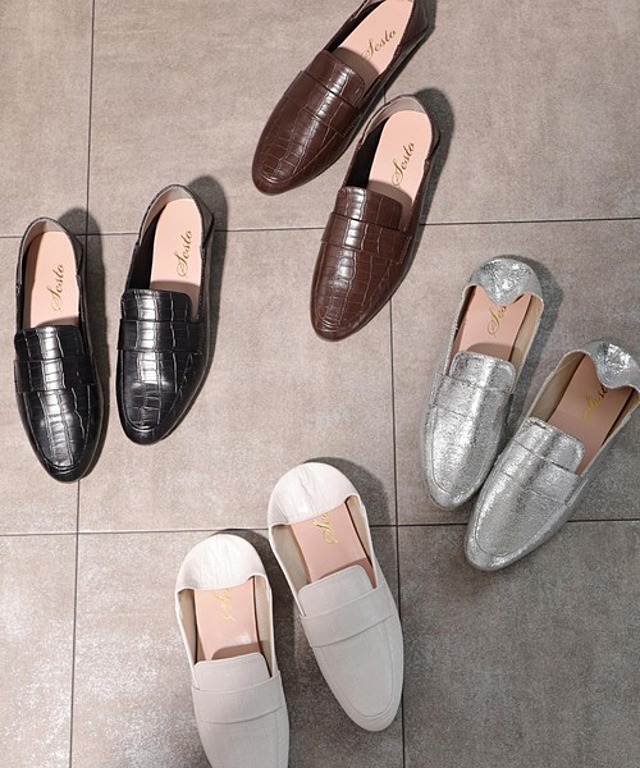 かかとが踏める！バブーシュにもなるコインローファー型押しパンプス