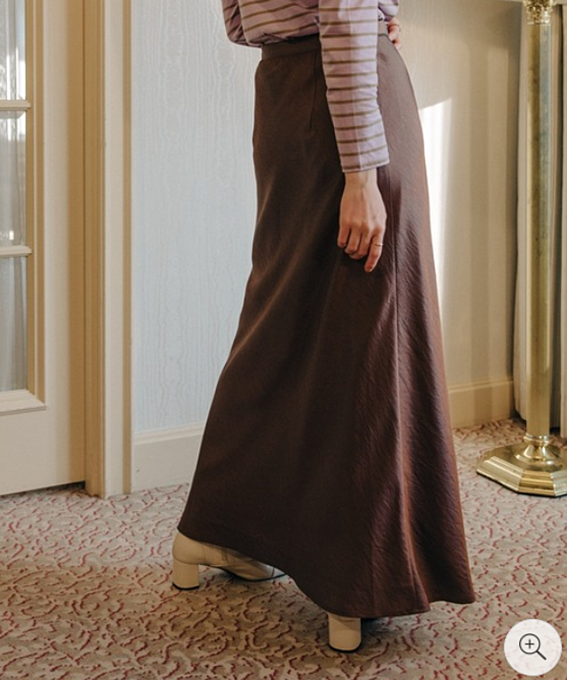 サテンバイアススカート