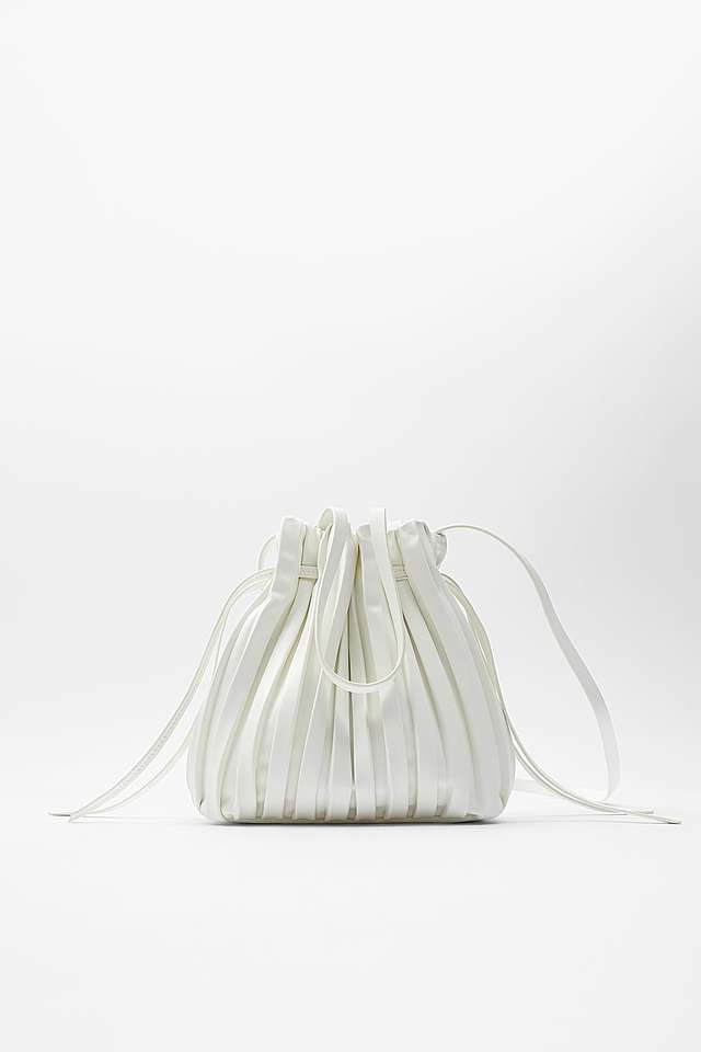 プリーツ加工入りミニバケットバッグ