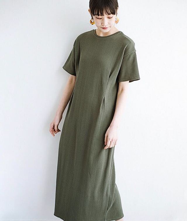 パッと着るだけで楽ちんかわいいランダムテレコのＴシャツワンピース