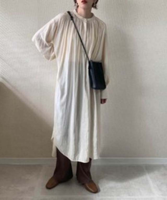 【ファッションインフルエンサーmisato×Birthdayroom】バンドカラーギャザーボリュームスリーブワンピース