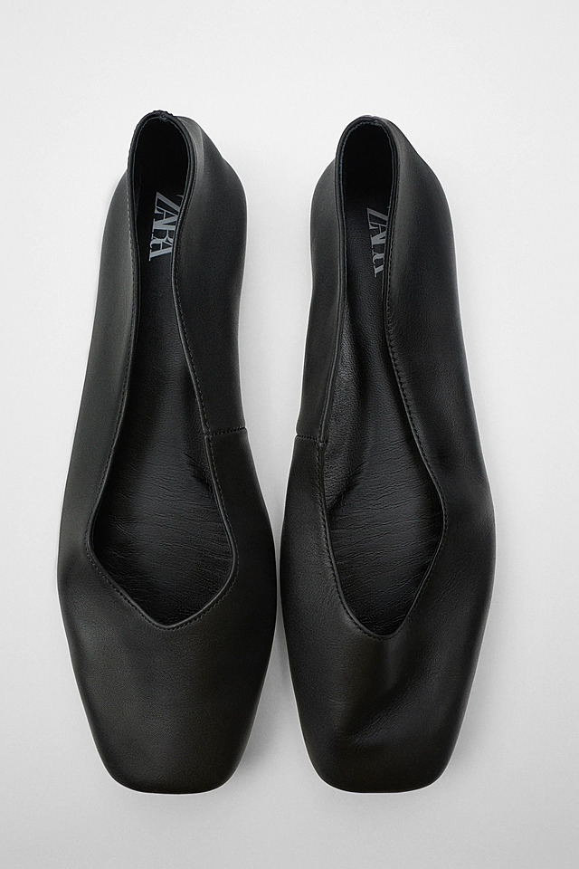 スクエアトゥレザーバレリーナシューズ