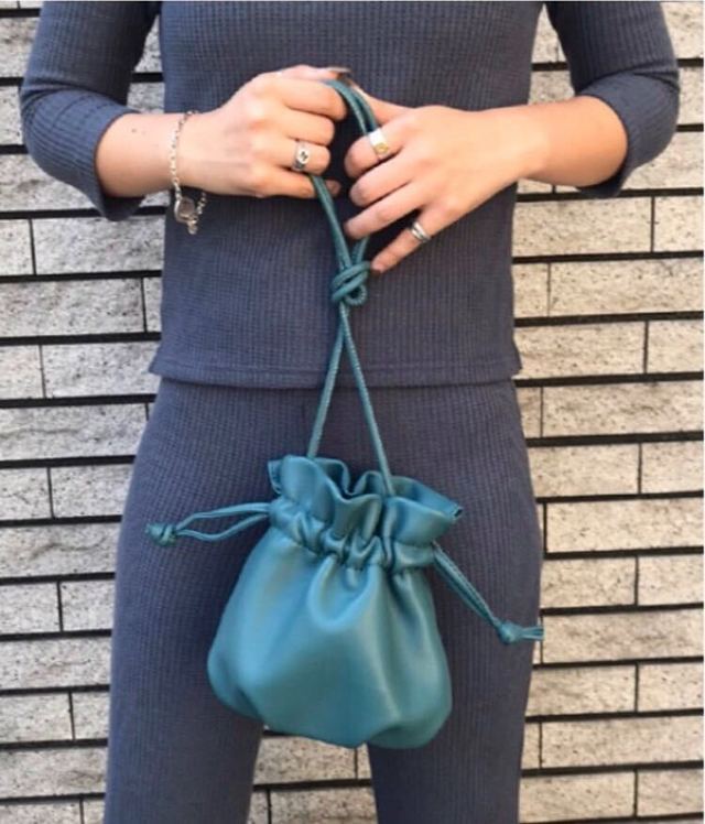 エコレザーミニ巾着バッグ