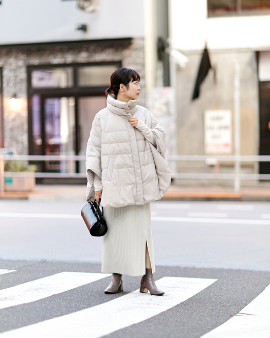 ライトベージュ