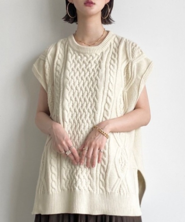 オーバーシルエットアラン編みケーブルビッグニットベスト