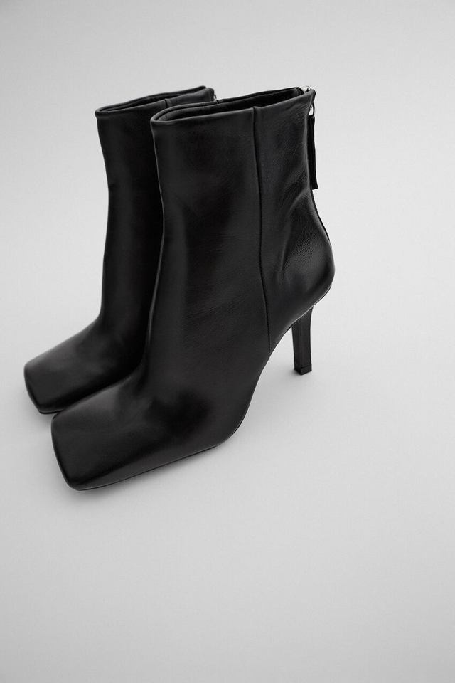 スクエアトゥハイヒールレザーアンクルブーツ