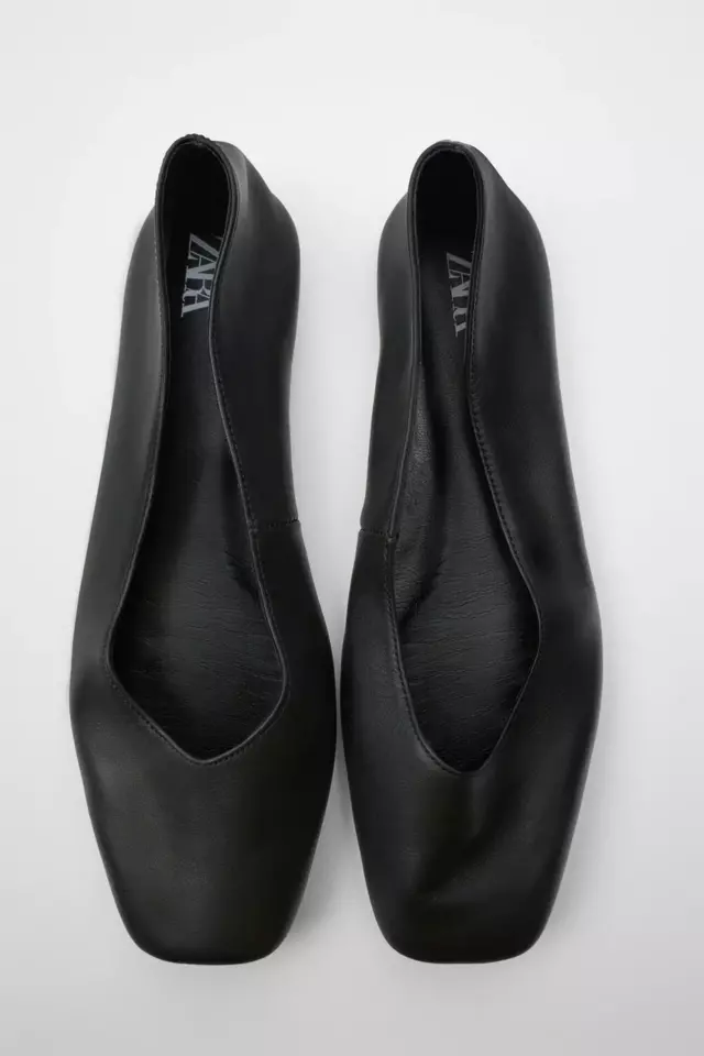 スクエアトゥレザーバレリーナシューズ