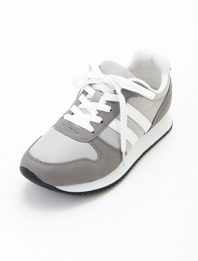 ラインスニーカー