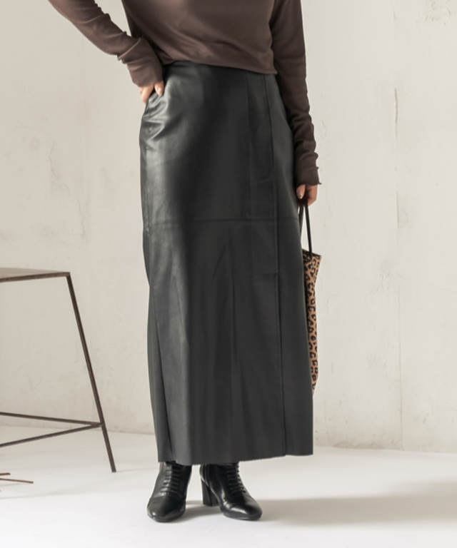 レザーラップ風スカート