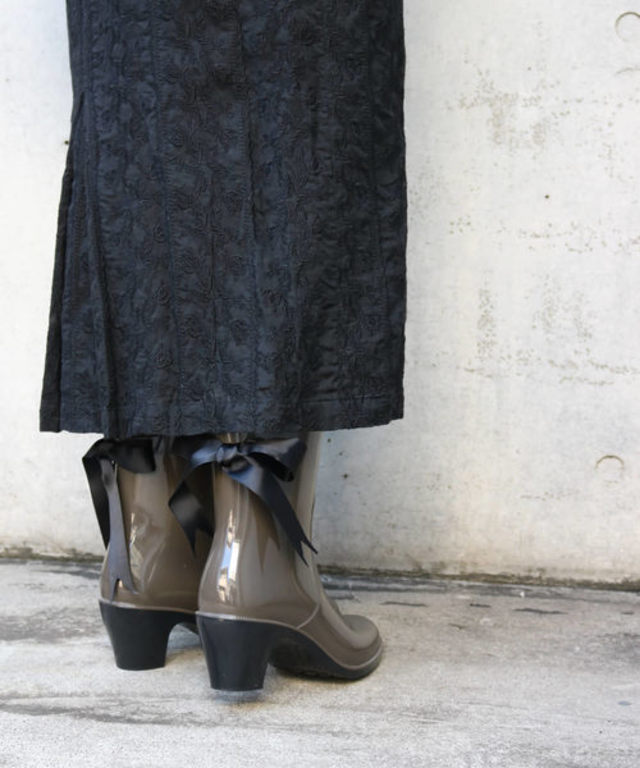 バックリボンヒールアップレインブーツ