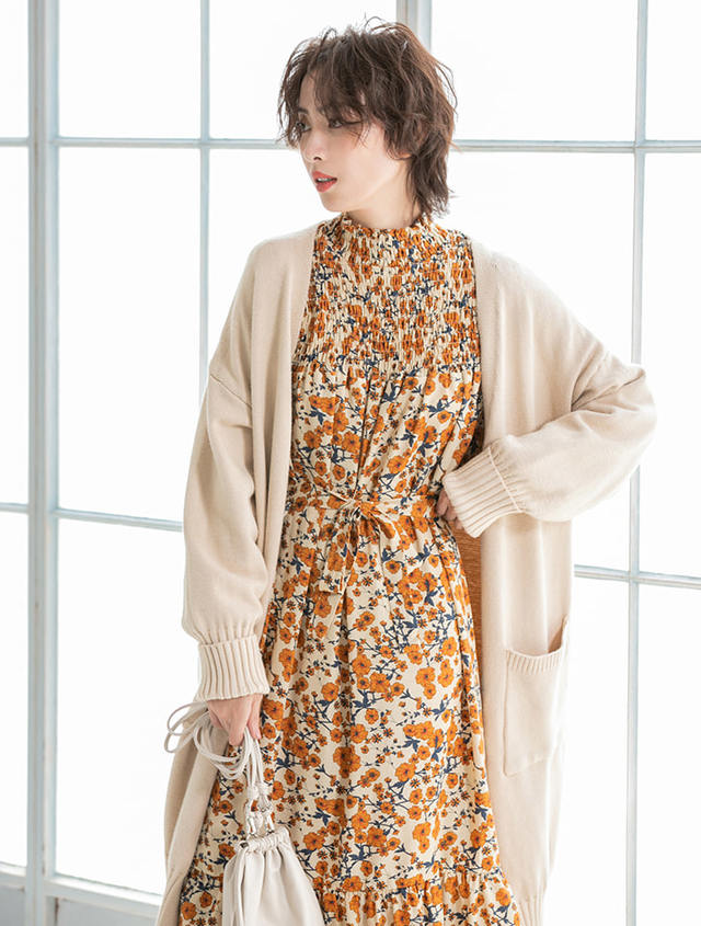 ハイネックレトロフラワーワンピース