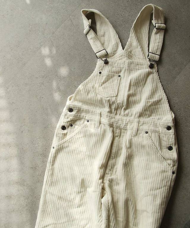 コーデュロイオーバーオール