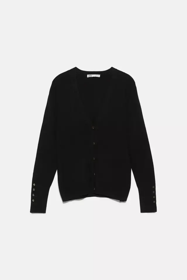 ボタン付きカーディガン