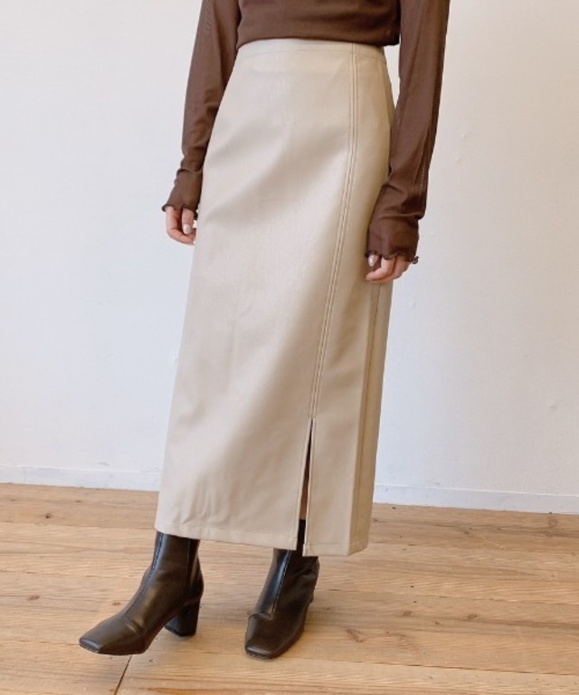 レザースリットスカート