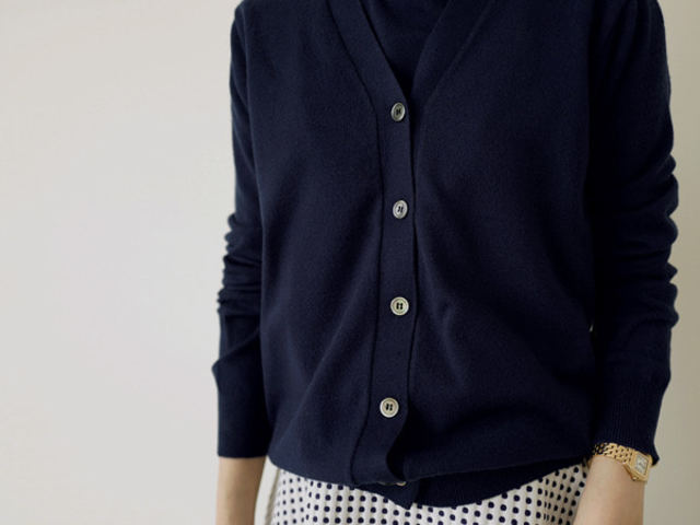 ベーシックVネックカーディガン