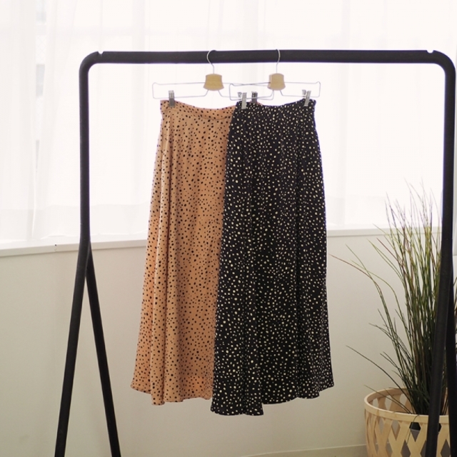 ランダムドットフレアロングスカート