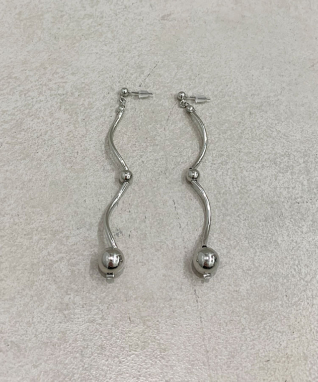 うねうねピアス