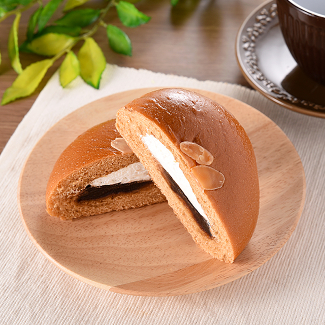 コーヒーあんぱん（ホイップクリーム入り）