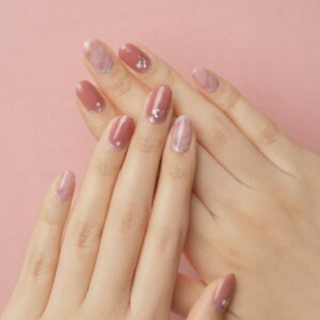 秋に大活躍くすみピンク