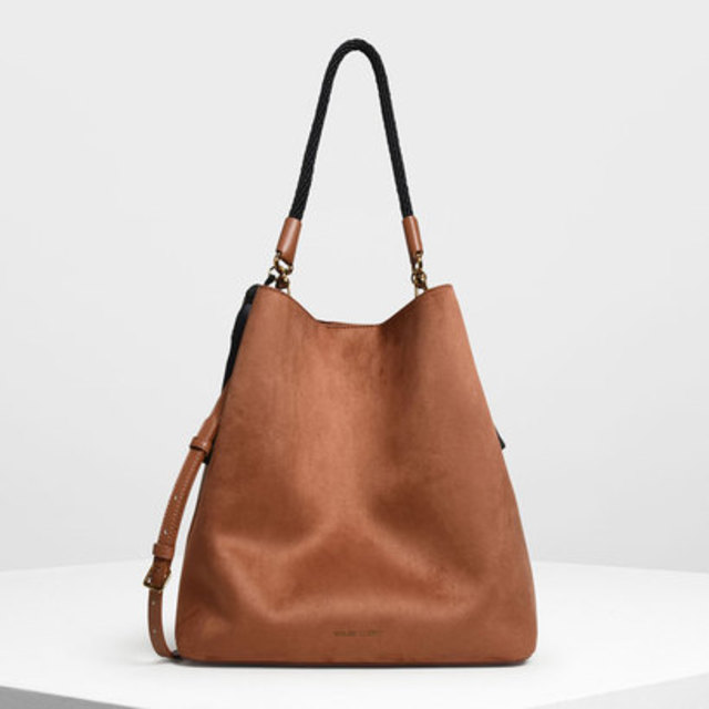 タッセルディテール オーバーサイズ バケツバッグ