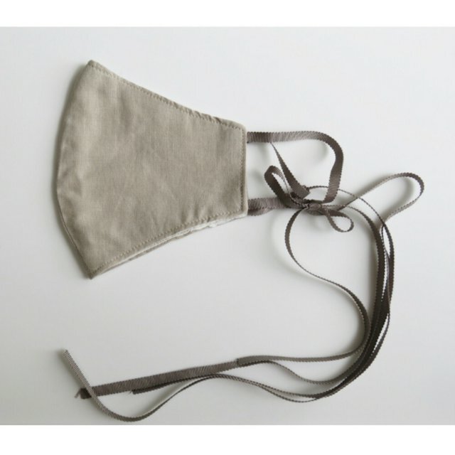 カーキベージュの秋マスク　りぼんver.