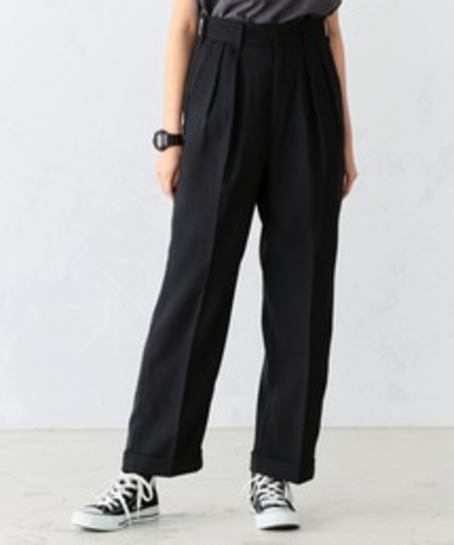 タック入りトラウザーパンツ