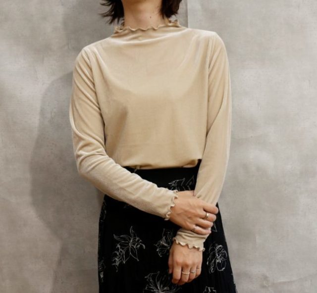 ベロアリブカットソー