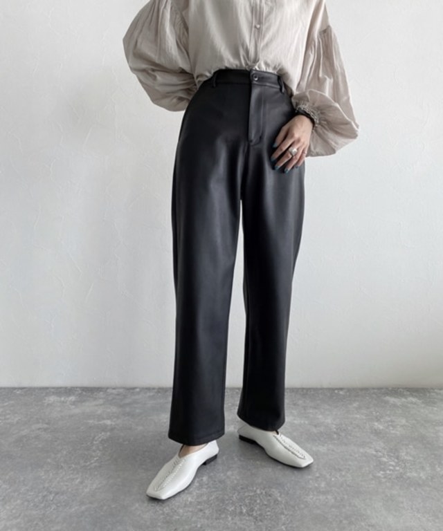 ビーガンレザーストレートパンツ