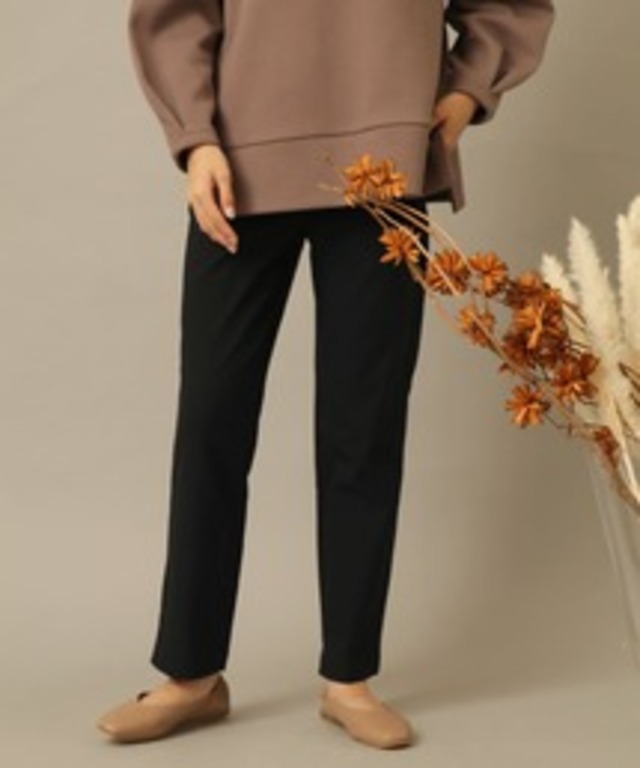 ストレッチスリムテーパードパンツ