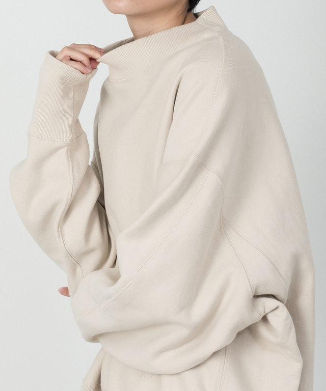 ルーズシルエットハイネックヴィンテージスウェット