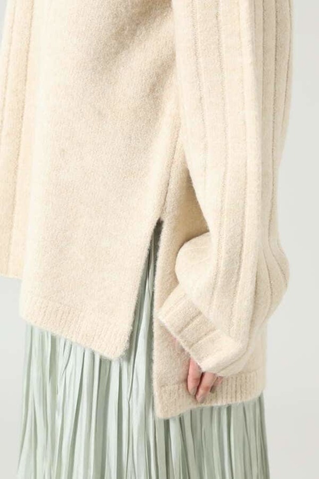 ニットトップス+プリーツスカート