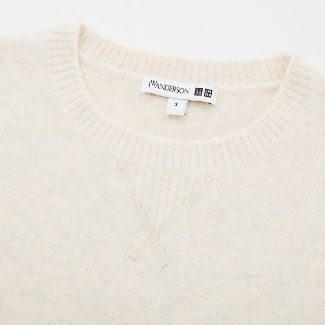 スフレヤーンクルーネックセーター